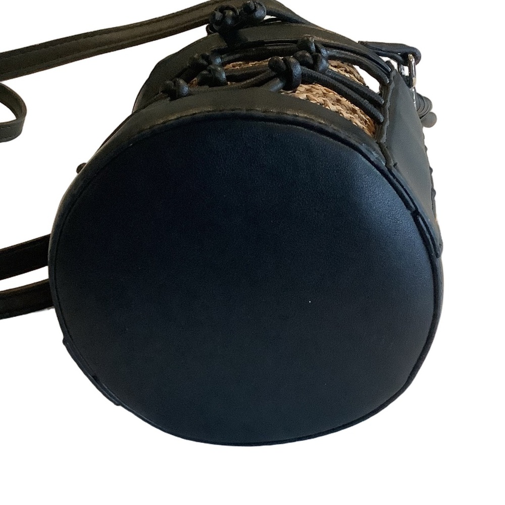 Steve Madden Natblack Blochan Drawstring Bucket Bag New - Picture 4 of 6